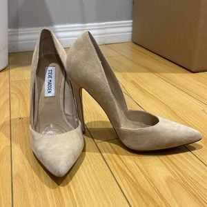 Steve Madden Nude Pumps